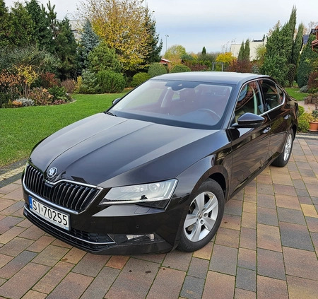 Skoda Superb cena 82000 przebieg: 114500, rok produkcji 2017 z Frombork małe 22